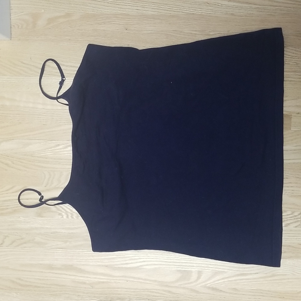 Gap tank with shelf bra
